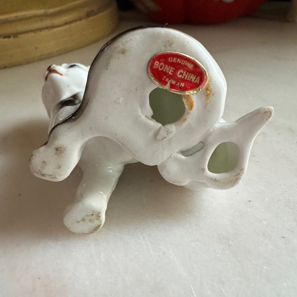 Vintage Mom Cat w/Kitten Figurine - Picture 4 of 4